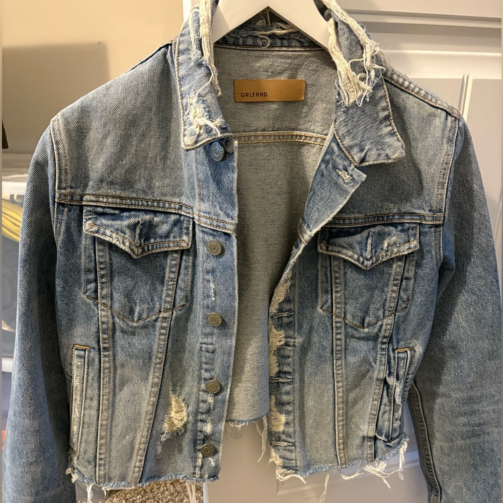 GRLFRND
Cara cropped denim jean jacket